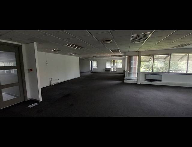 712M² OFFICE TO LET IN WOODMEAD
